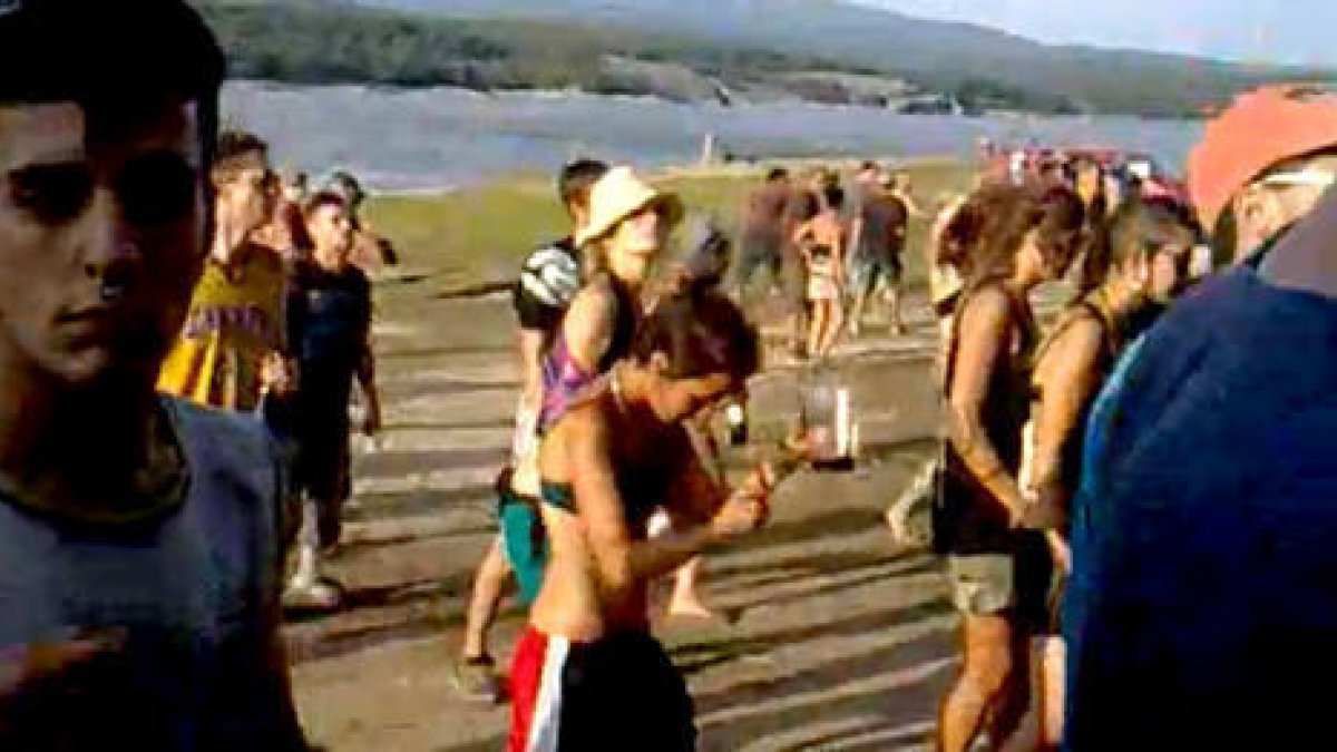 Fotograma de un vídeo de la acampada ilegal en Pinar Grande.-