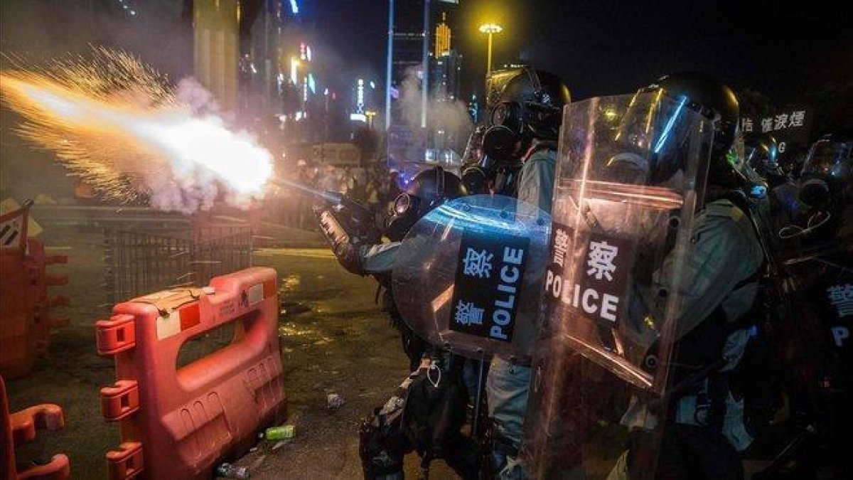 Protestas en Hong Kong en el distrito de Causeway Bay este domingo.-AFP / ISAAC LAWRENCE