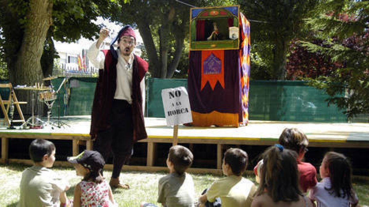 Imagen de la edición pasada del festival de Títeres. / FERNANDO SANTIAGO-