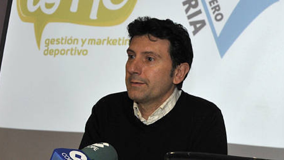 El vicepresidente del Río Duero, Ángel Romera. / VALENTÍN GUISANDE-
