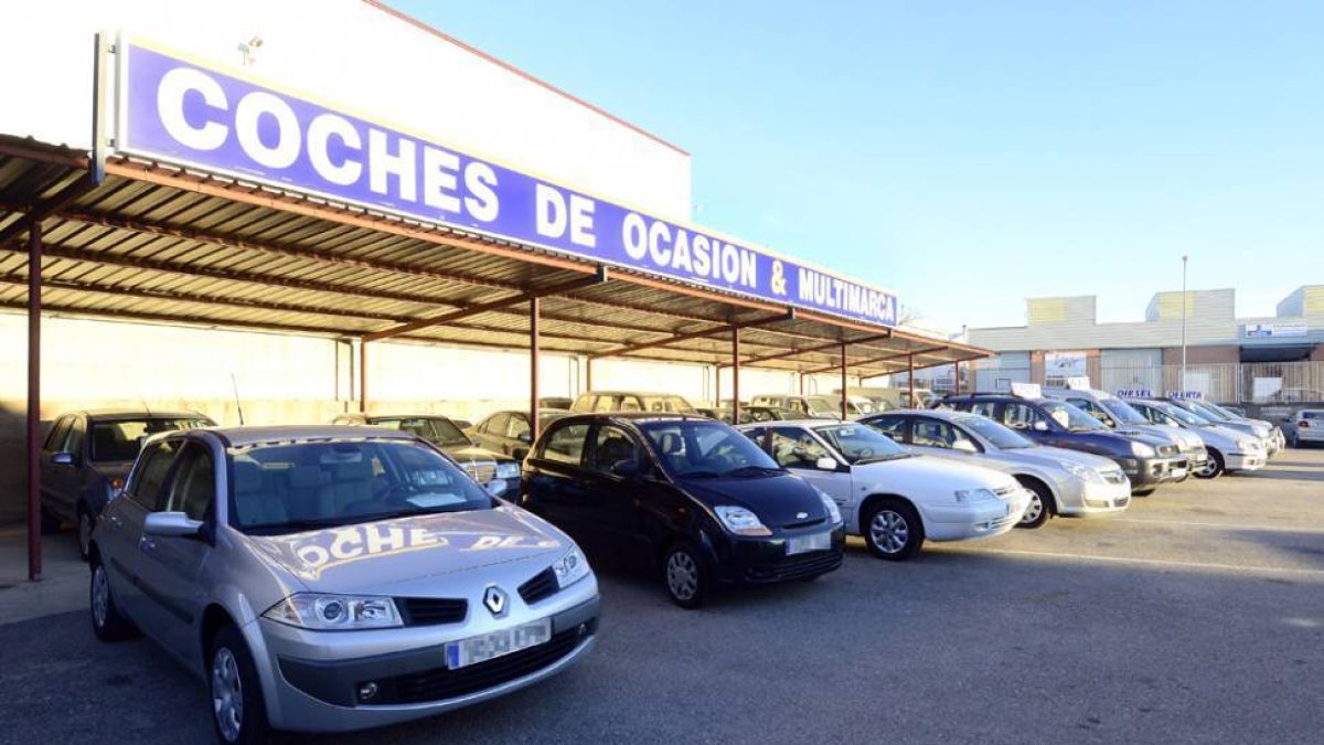 Venta de vehículos de ocasión en Soria, en una imagen de archivo.-VALENTÍN GUISANDE