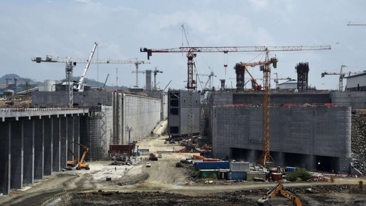 Trabajos de ampliación del Canal de Panamá en abril del 2015.-RODRIGO ARANGUA / AFP