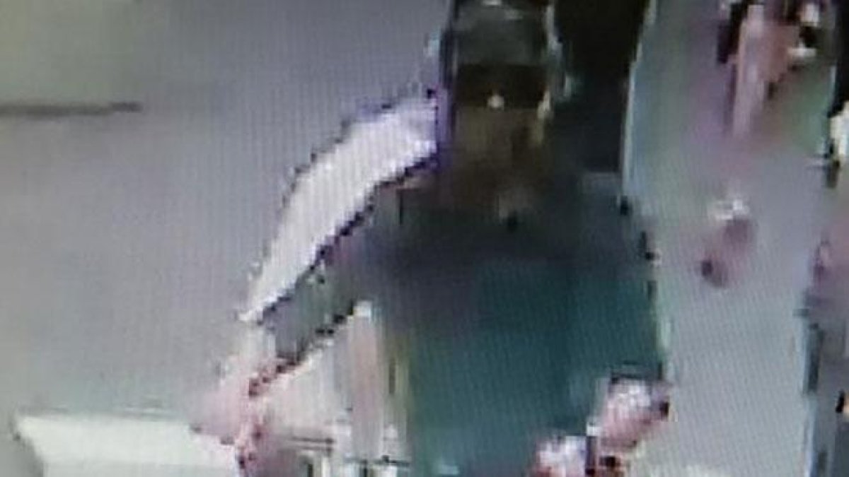Pánico en Lyon por la explosión de un artefacto que hirió a 13 personas.-