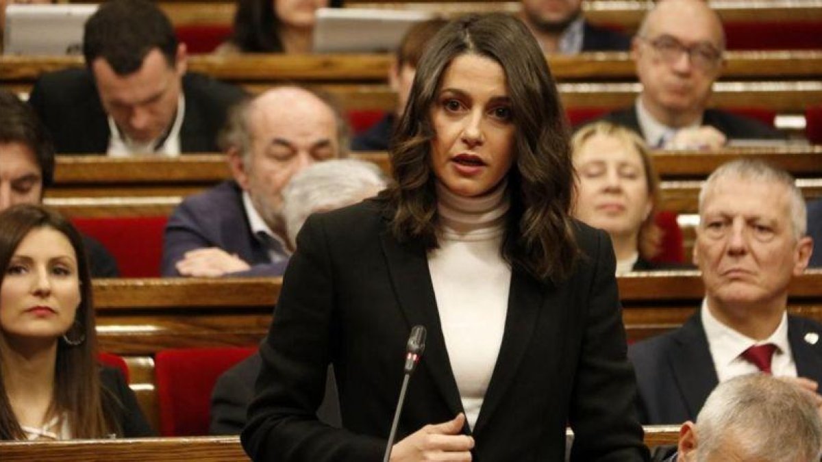 Ines Arrimadas, líder de Ciudadanos en Cataluña, en el Parlament.-ACN / GUILLEM ROSET