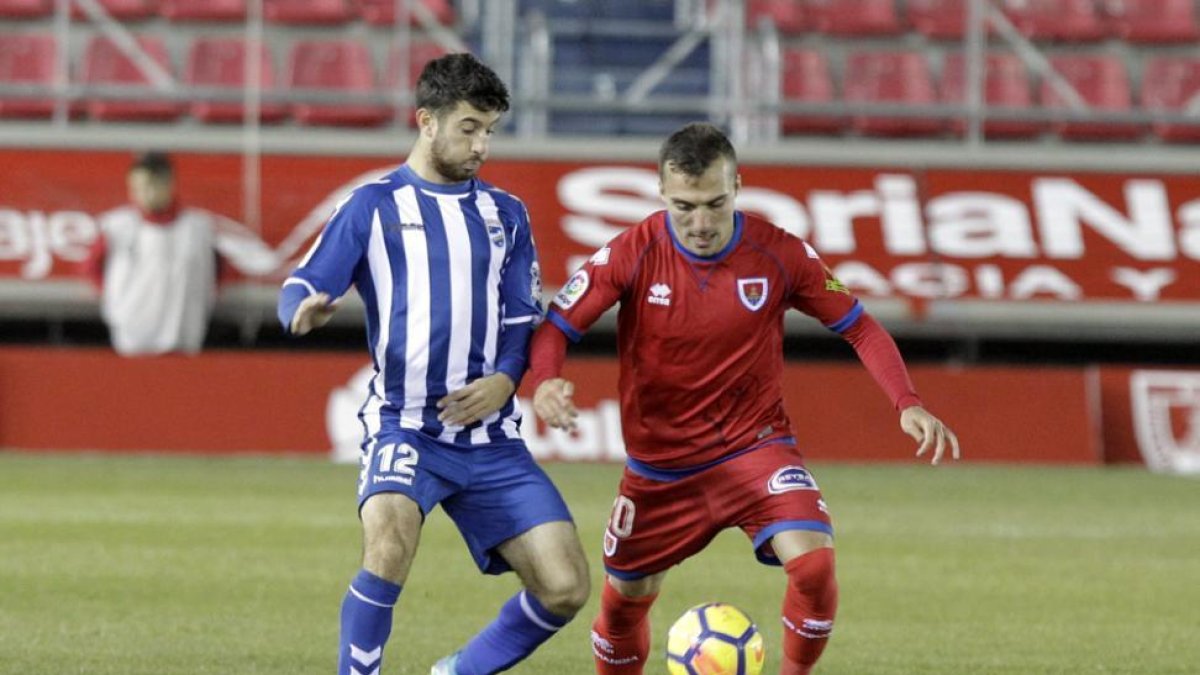 Ante el Lorca fue el último partido que Pablo Valcarce jugó como titular.-Luis Ángel Tejedor