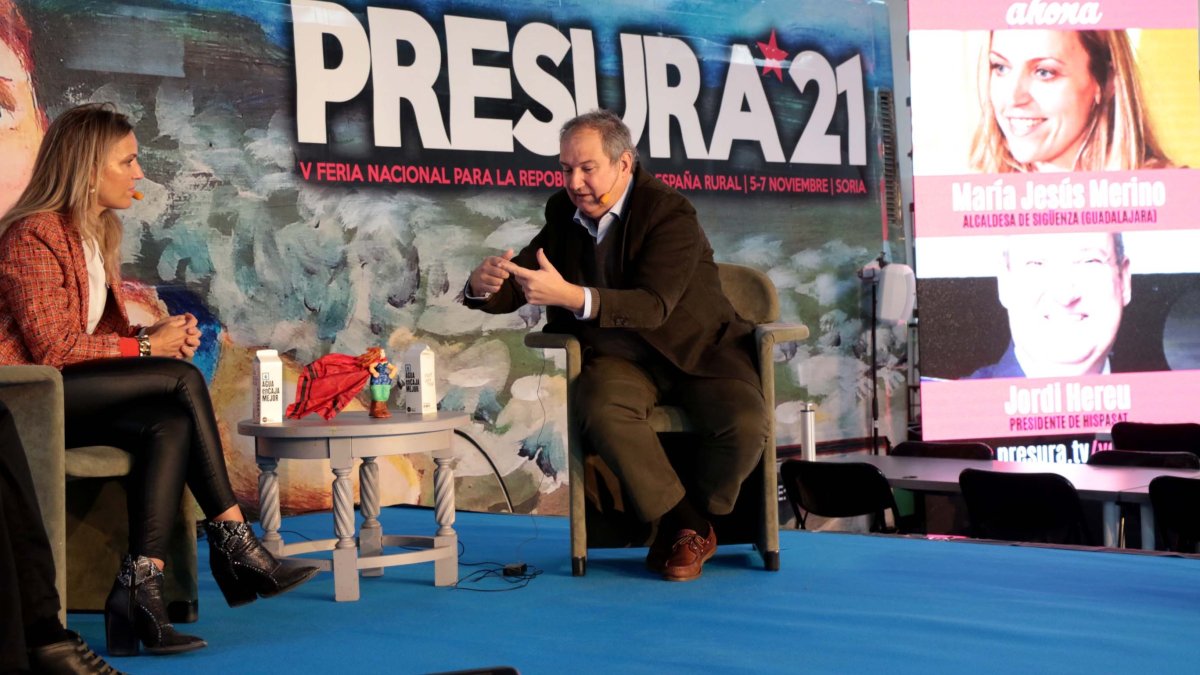 Merino y Hereu durante el diálogo esta mañana.-HDS