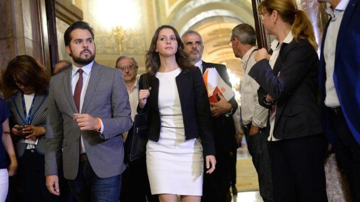 Inés Arrimadas, este martes en el Parlament.-AFP / JOSEP LAGO