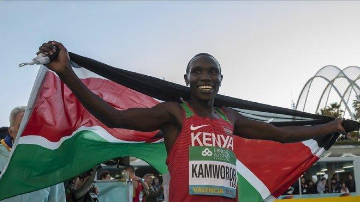 Kamworor, el pasado año después de ganar la media maratón de Valèecia.-MIGUEL LORENZO