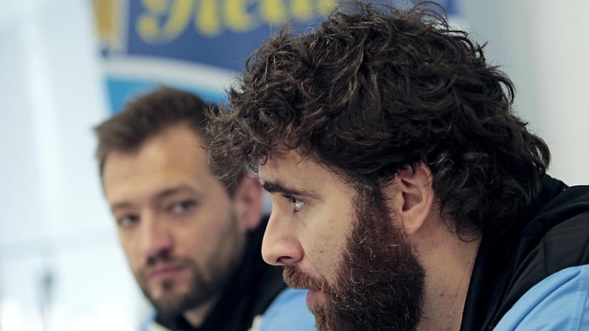 Manolo Sevillano y Manu Salvador, ayer en la rueda de prensa ofrecida en las instalaciones de Cañada Real.-MARIO TEJEDOR