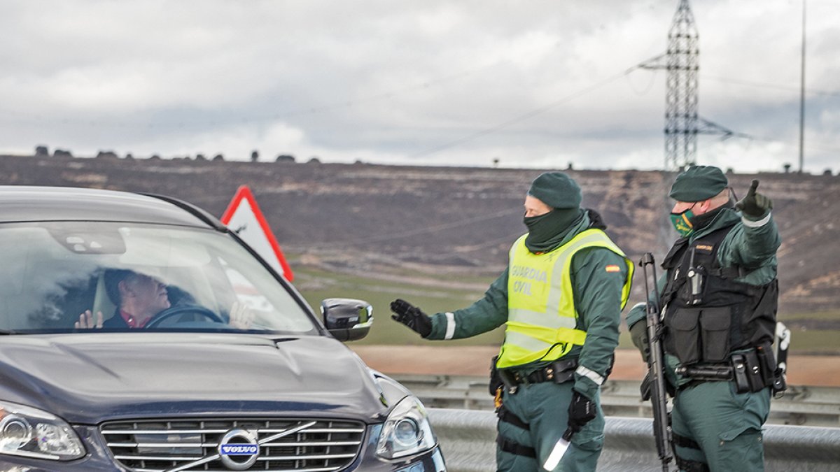 Control de la Guardia civil - GONZALO MONTESEGURO
