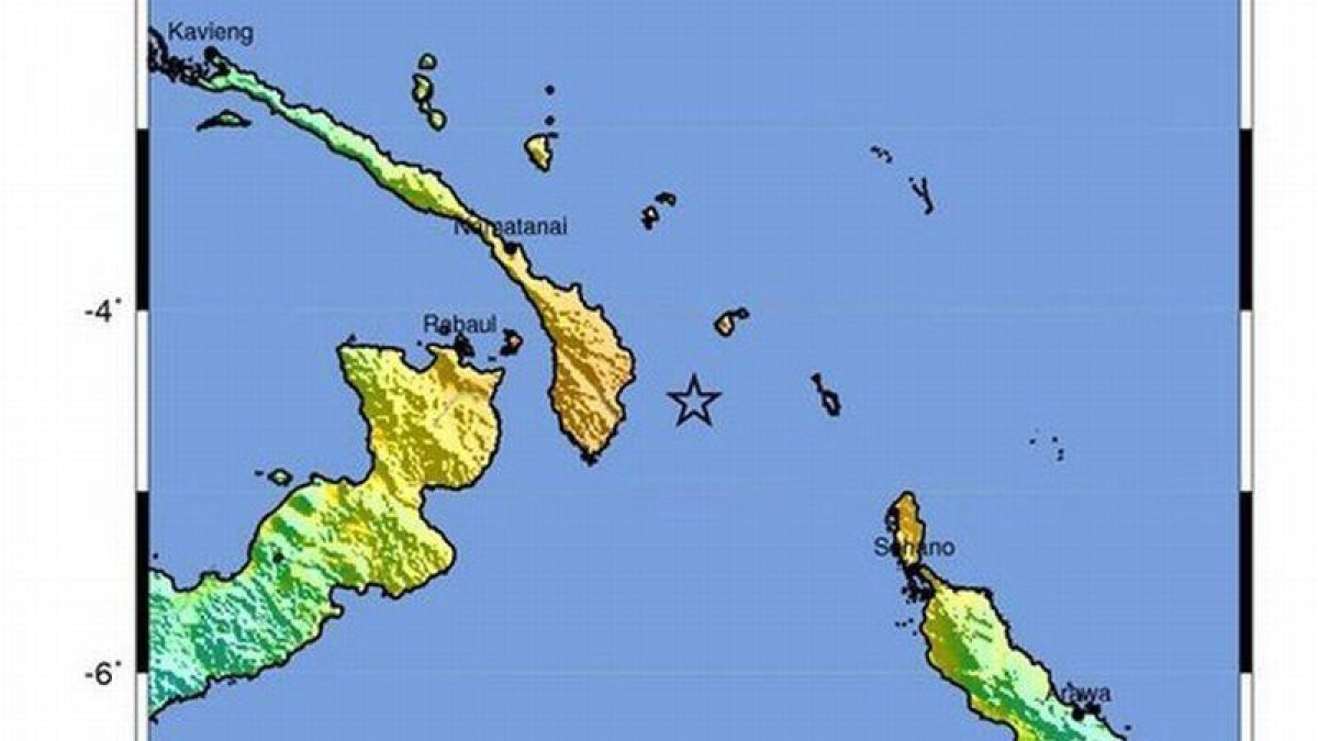 La estrella en el mar marca el lugar donde se ha registrado el hepicentro del terremoto.-