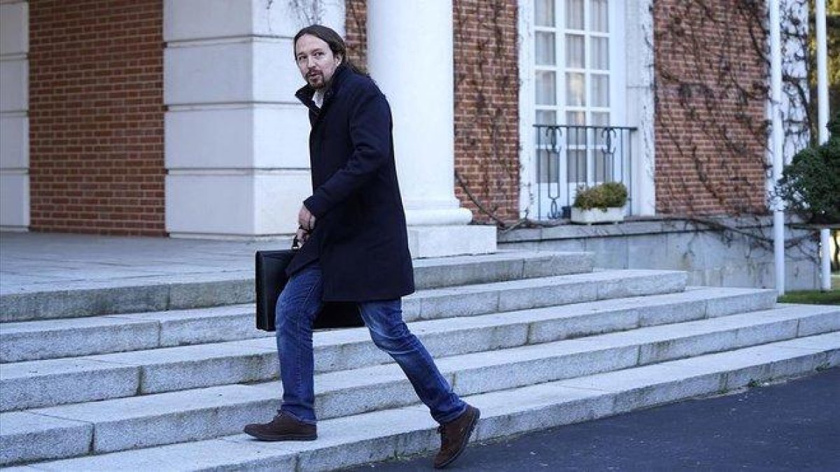 Pablo Iglesias, el pasado martes antes de entrar en la primera reunión del Consejo de Ministros.-DAVID CASTRO
