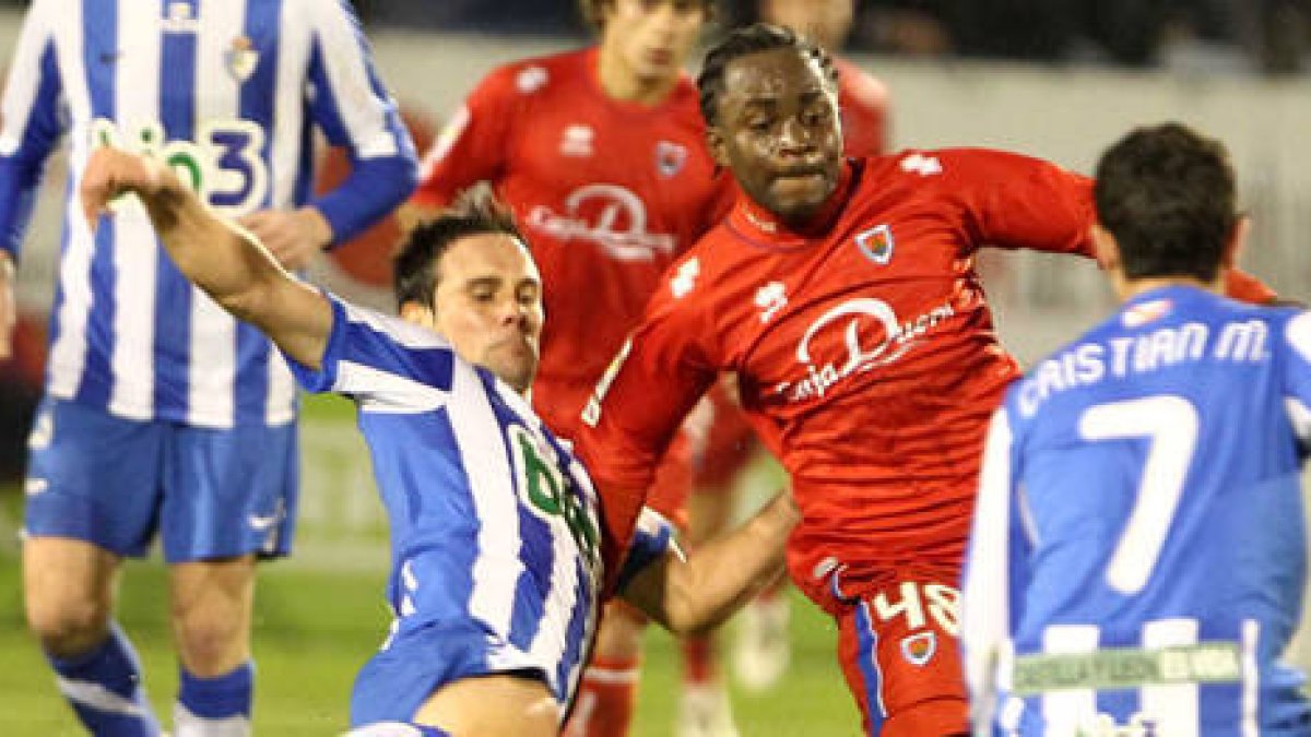 El Numancia comenzaba 20011 con una goleada en Ponferrada. / Área 11-
