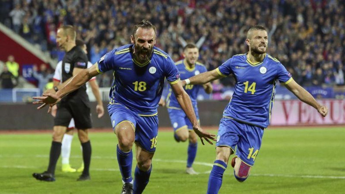 Los jugadores kosovares celebran un gol contra Malta en la Liga de las Naciones.-AP
