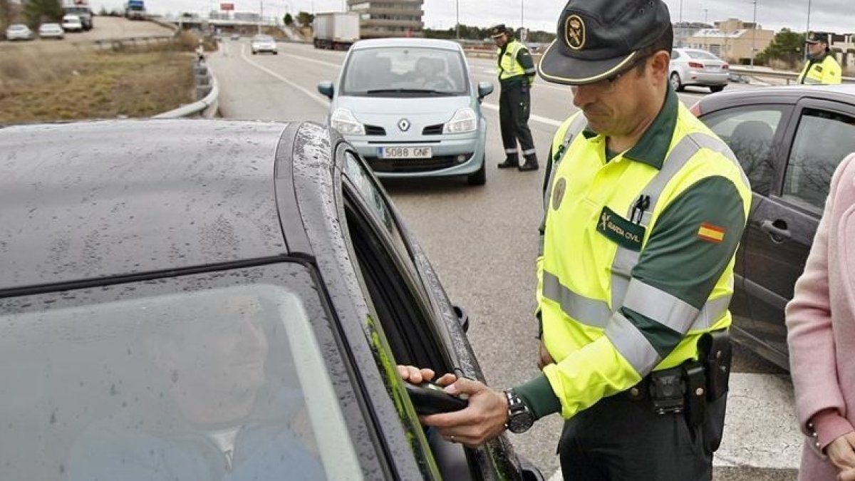 Control de alcoholemia a la altura de Camaretas, Soria, en una imagen de archivo. HDS