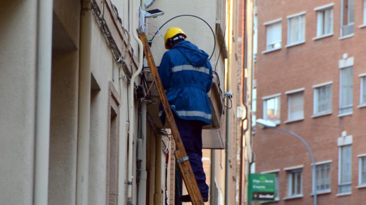 Los trabajadores han seguido pasando dificultades.-Álvaro Martínez