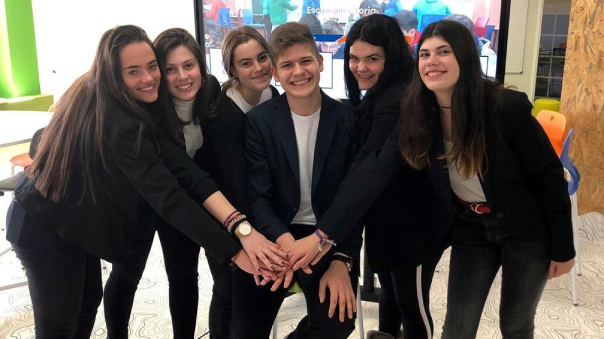 Los alumnos ganadores de la fase provincial.-HDS