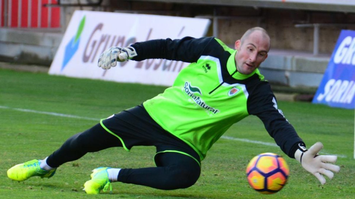 Mikel Saizar estará de baja entre dos y tres semanas.-ÁLVARO MARTINEZ