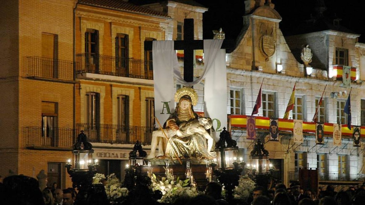 Procesión la Virgen de las Angustias en Medina del Campo-Santiago G. Del Campo