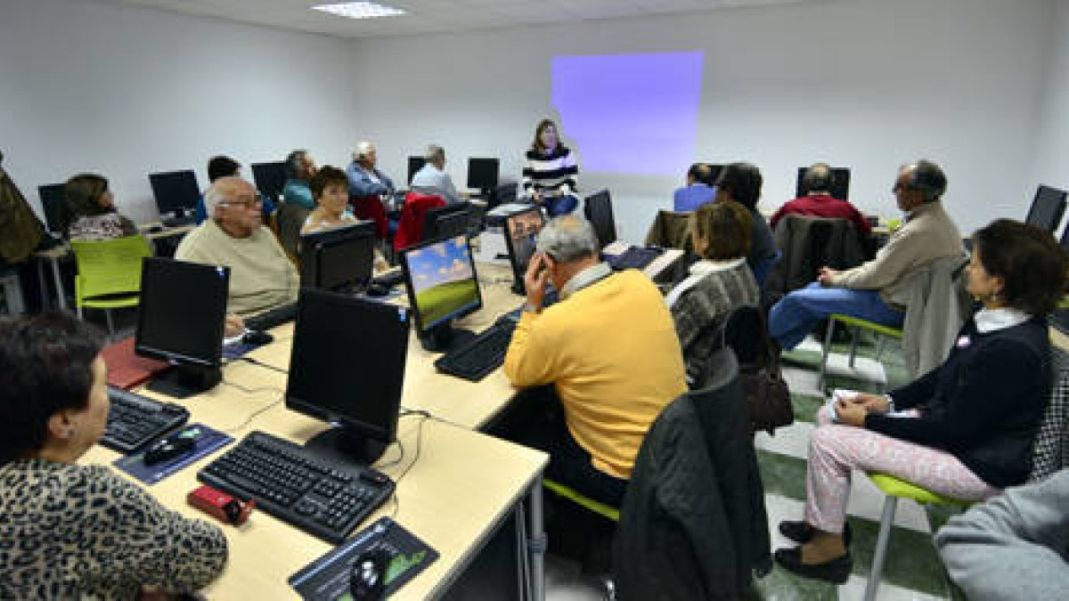Una de las actividades de Servicios Sociales. / ÁLVARO MARTÍNEZ-