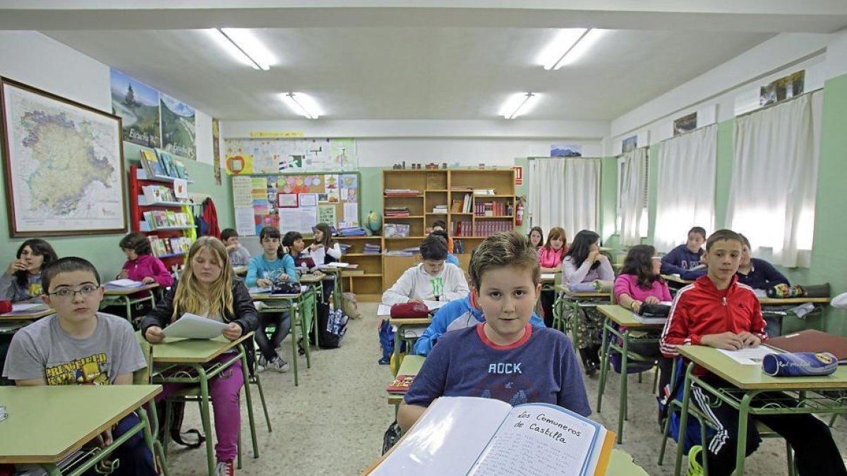 Alumnos de sexto de primaria del colegio Comuneros de Castilla de Ávila.-ICAL