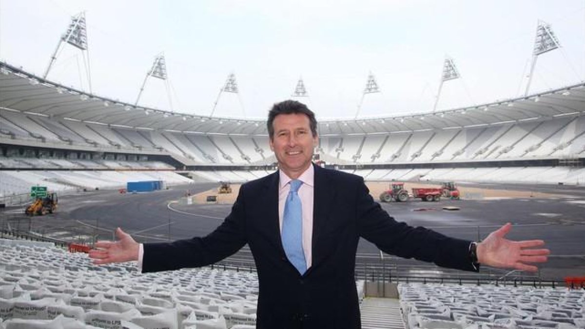 Sebastian Coe, en el estadio olímpico londinense, durante los Juegos del 2012, en cuya organización participó.-AFP / GEOFF CADDICH