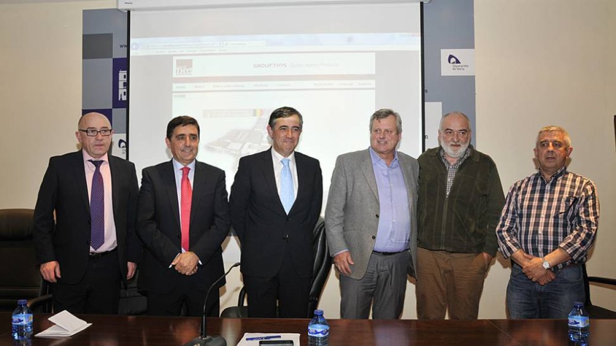 Responsables de la sociedad de Norma Doors en la presentación de nuevo socio.-V.G.