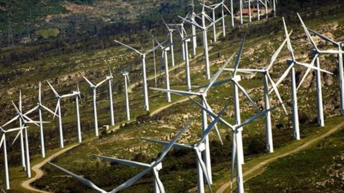 Parque eólico en la Serra de Pradell (Priorat).-XAVIER JUBIERRE