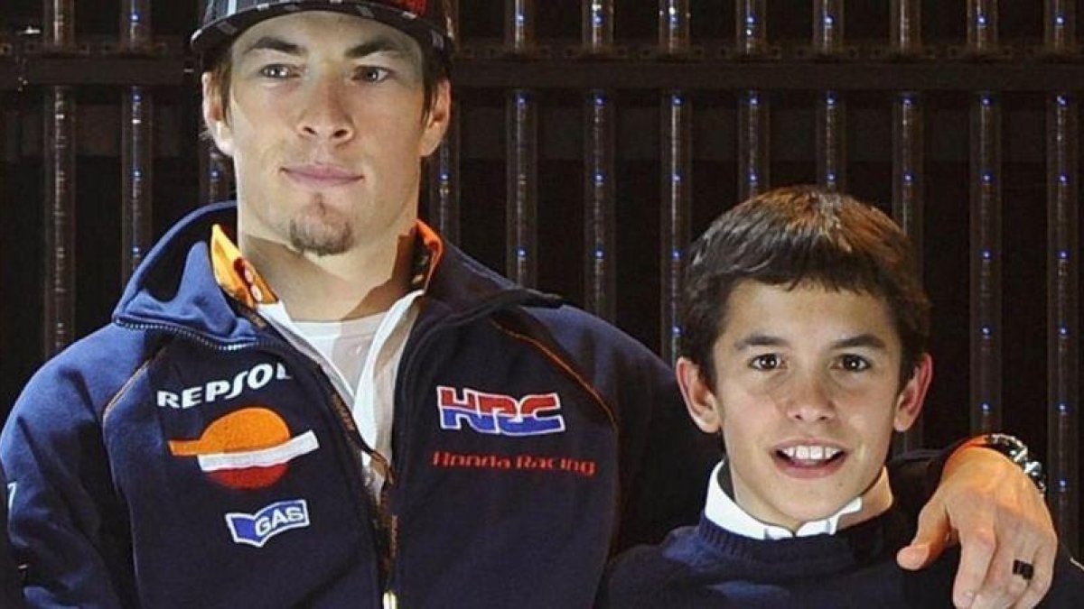 El norteamericano Nicky Hayden y Marc Márquez, el día que se conocieron en 2008.-REPSOL MEDIA