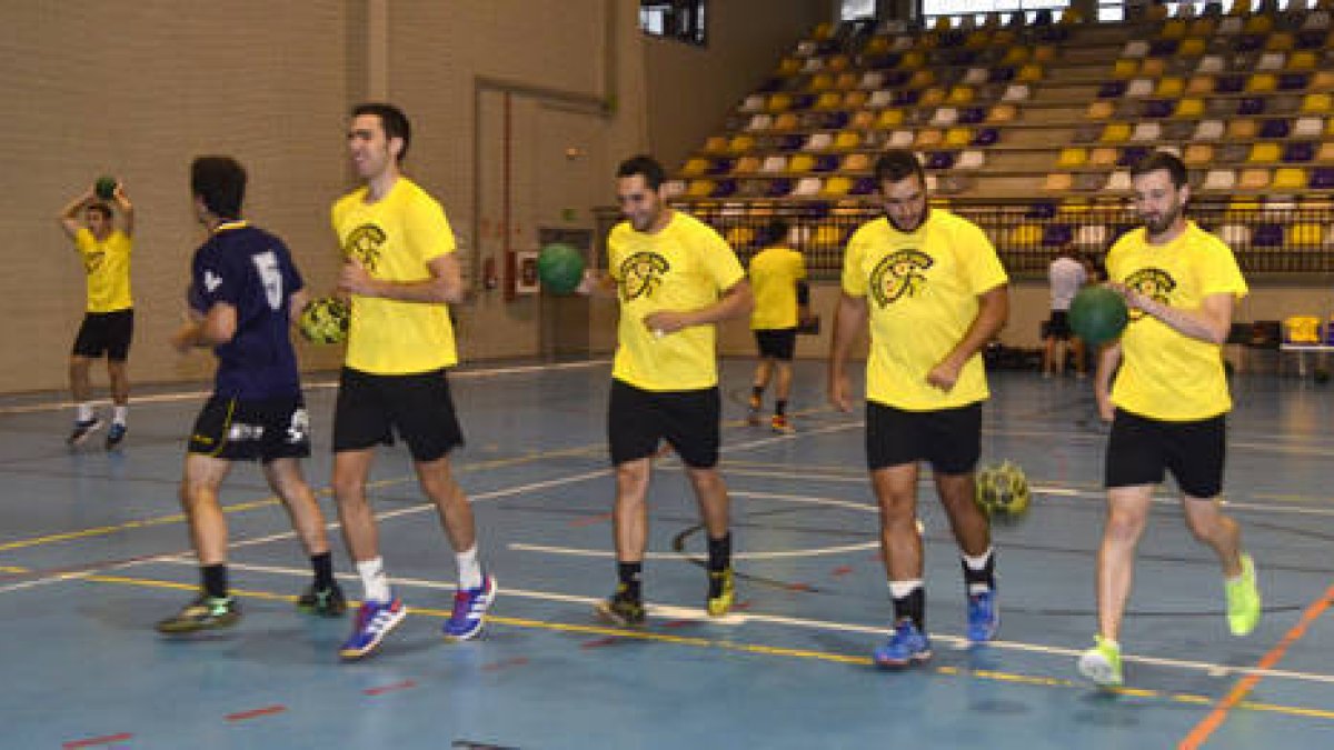 El Aranga comienza la Liga en casa ante el Delicias. / Álvaro Martínez-