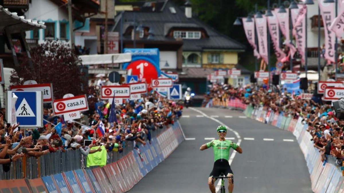 Pierre Rolland triunfa en el Giro.-LUK BENIES / AFP