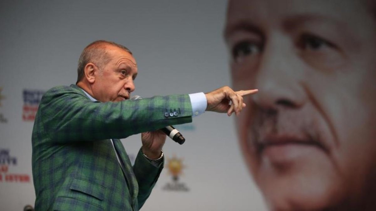 El presidente turco, Recep Tayyip Erdogan, durante un mitin en Estambul.-ERDEM SAHIN
