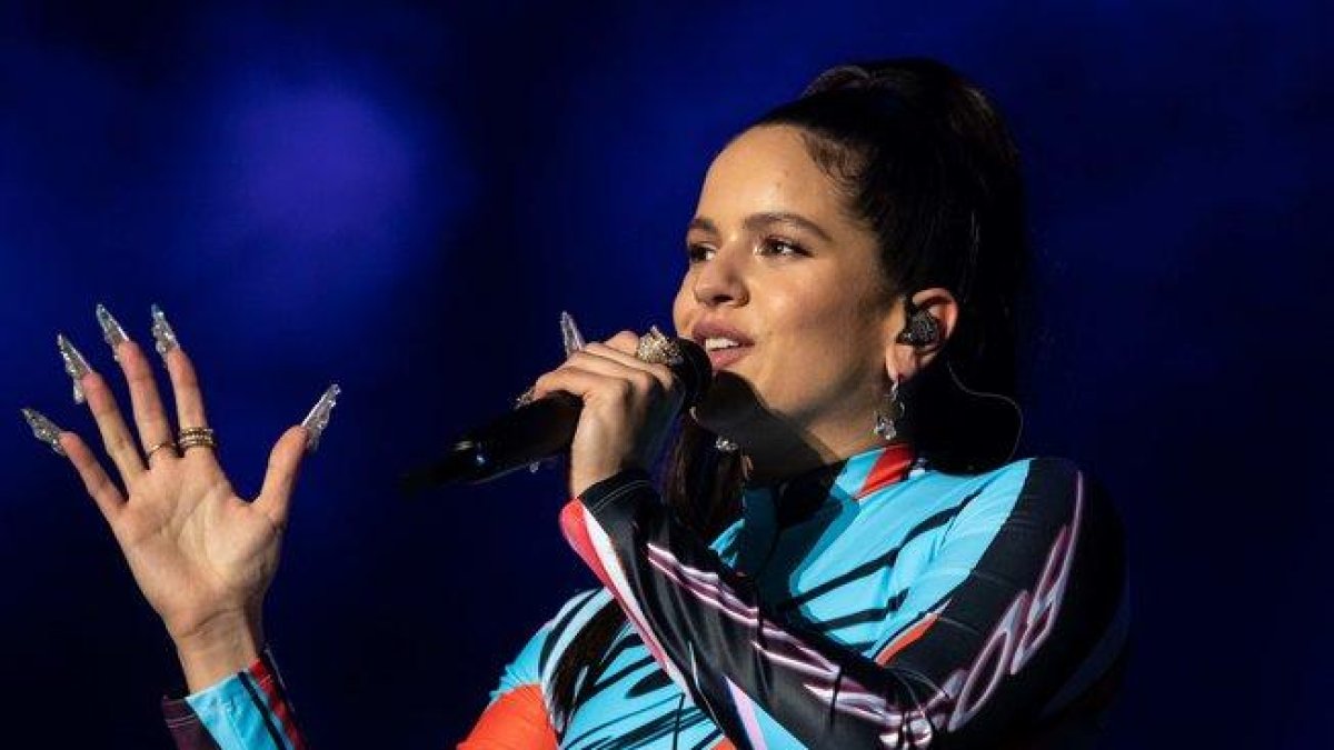 Rosalía durante uno de sus conciertos en Estados Unidos.-AFP