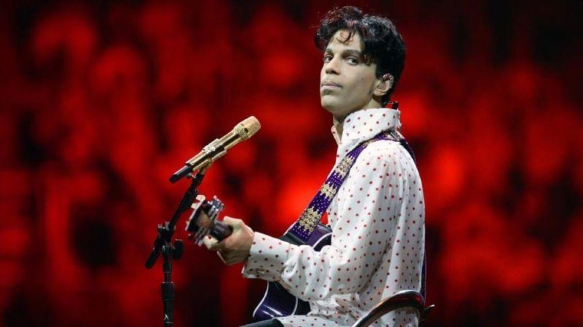 Prince, en abril de 2004, cuando presentó 'Musicology'.-AP / AFSHIN SHAHIDI