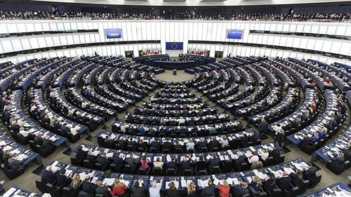 El hemiciclo del Parlamento Europeo en Estrasburgo-AP / JEAN-FRANCOIS BADIAS