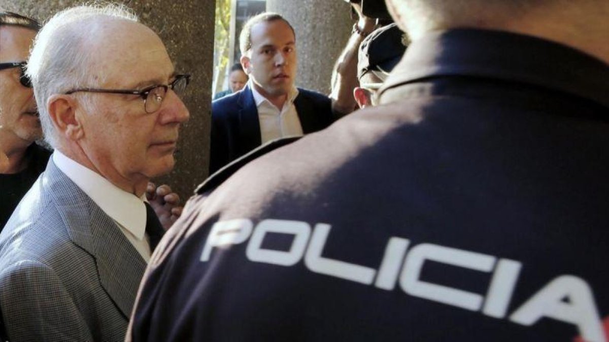 El exvicepresidente del gobierno Rodrigo Rato a su llegada esta manana a los Juzgados de Plaza Castilla.-Sergio Barrenechea