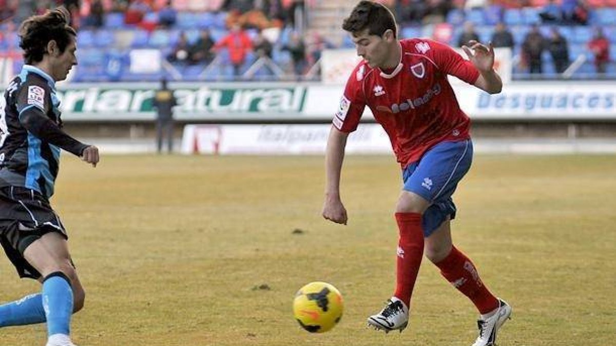 Bonilla podría ocupar esta tarde el lateral izquierdo. / DIEGO MAYOR-