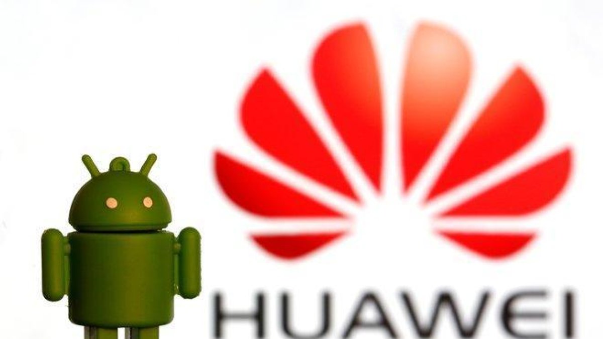 Los logotipos de Huawei y de Android, el sistema operativo de Google.-X02714