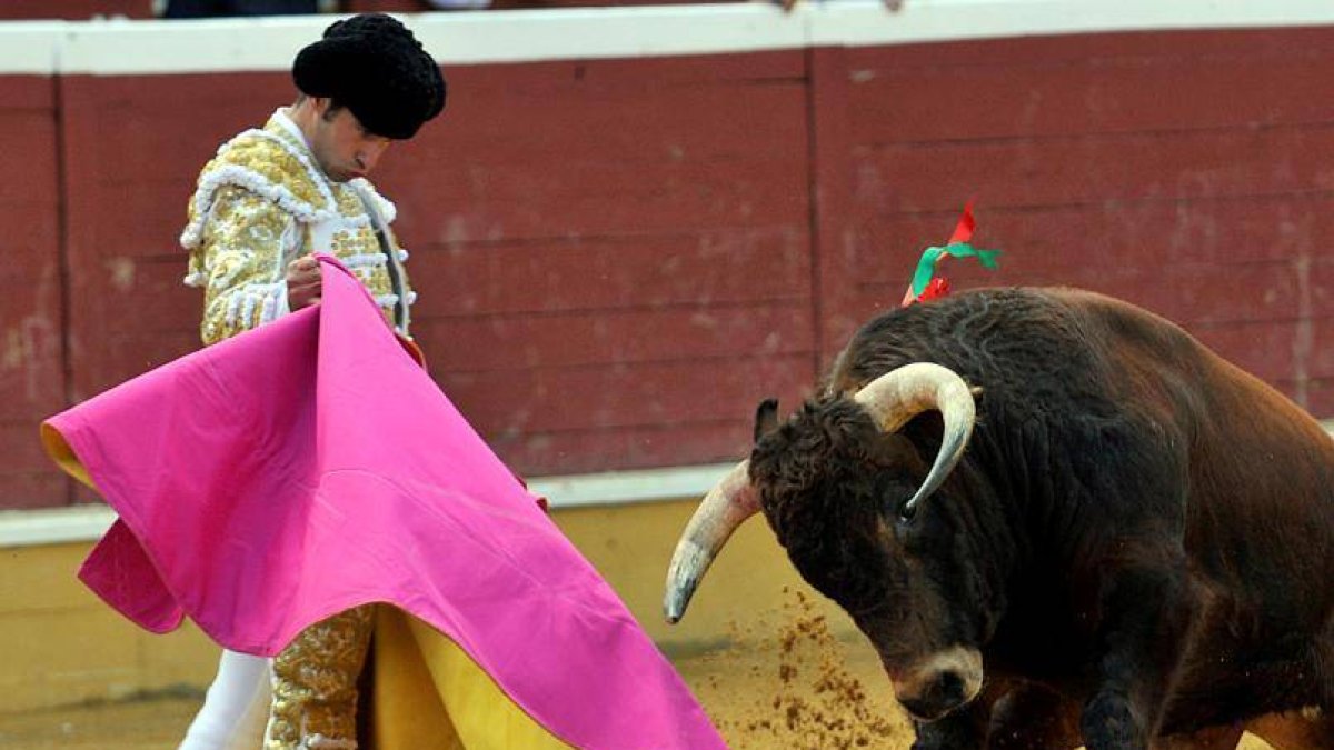 Davis Martín Escudero durante su faena en la novillada de SanSaturio del pasado año.-DIEGO MAYOR