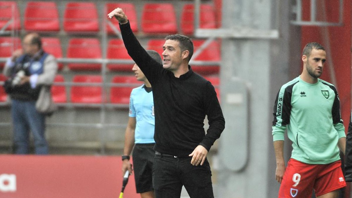 Luis Carrión, entrenador del CD Numancia.-VALENTÍN GUISANDE