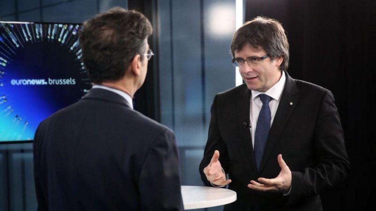 El 'president' Puigdemont, durante la entrevista a la cadena Euronews.-JORDI BEDMAR