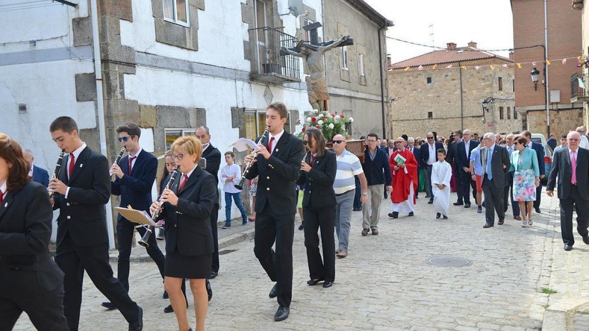 Procesión en Duruelo-RAQUEL FERNÁNDEZ