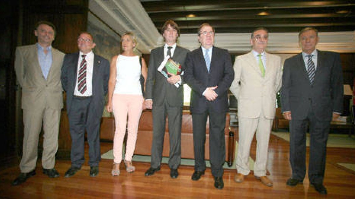 José Luis López, Francisco Rubio, Rita López, Carlos Martínez, Juan Vicente Herrera, Anselmo García y Juan José Mateos. / JUAN MIGUEL LOSTAU-
