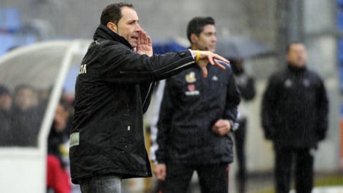 El técnico del Numancia, Pablo Machín. / DIEGO MAYOR-