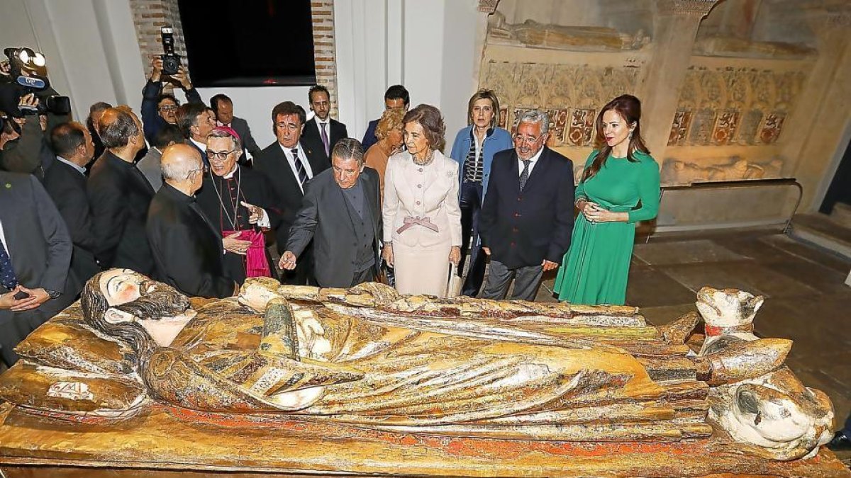 César Franco, Jesús García, Miguel Ángel Barbado, la reina Sofía, Gonzalo Jiménez y Silvia Clemente-J. M. LOSTAU