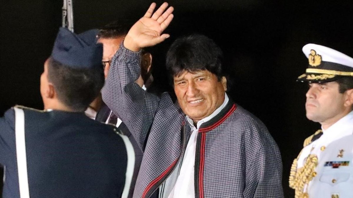 El presidente boliviano, Evo Morales, a su llegada al aeropuerto de Lima.-GUADALUPE LIMA