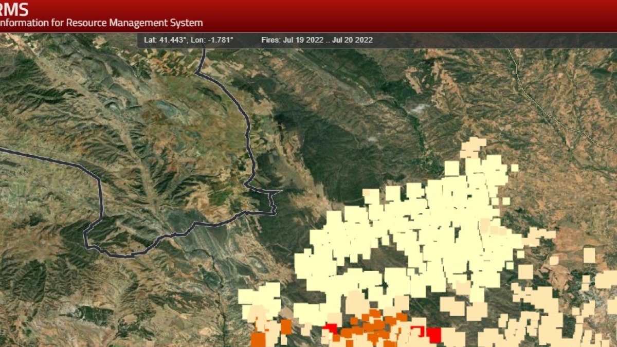 Evoluyción del incendio vía satélite, con los puntos más recientes en colores más oscuros. HDS