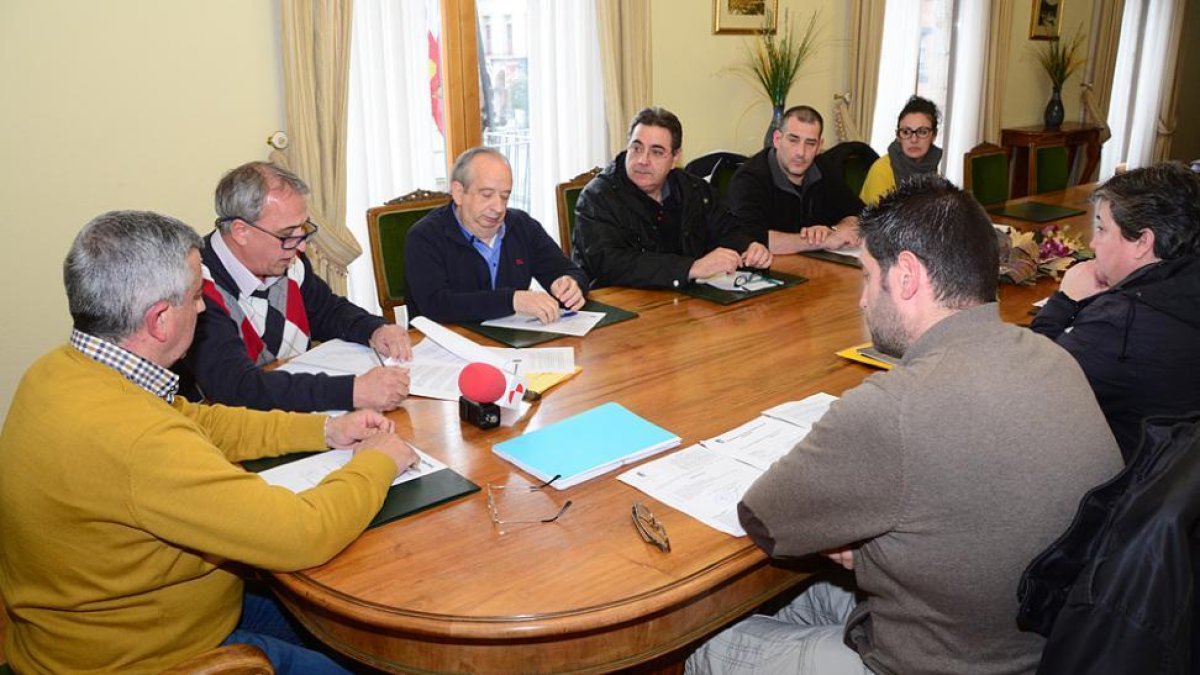 Imagen retrospectiva de una sesión plenaria en  San Leonardo.-VALENTÍN GUISANDE