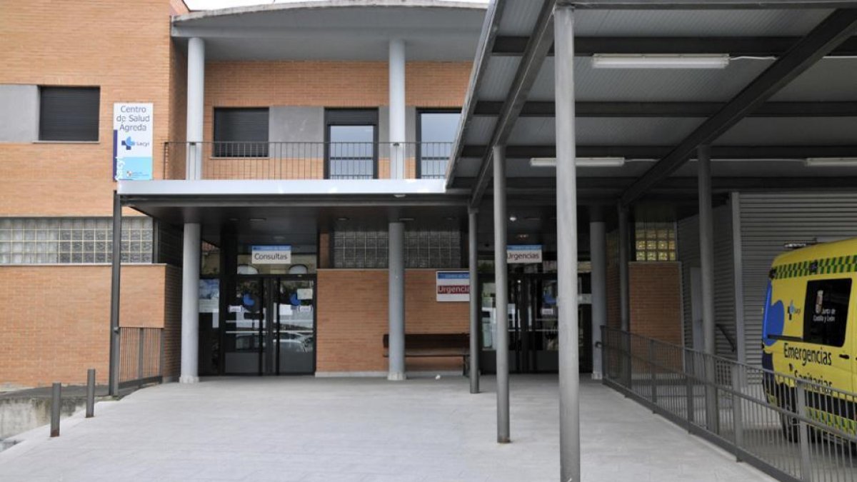 La atención médica en los pueblos se intensifica durante el periodo estival.-Valentín Guisande