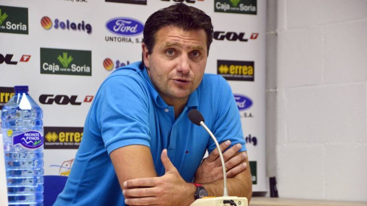 El director deportivo del Numancia, César Palacios-ÁLVARO MARTÍNEZ